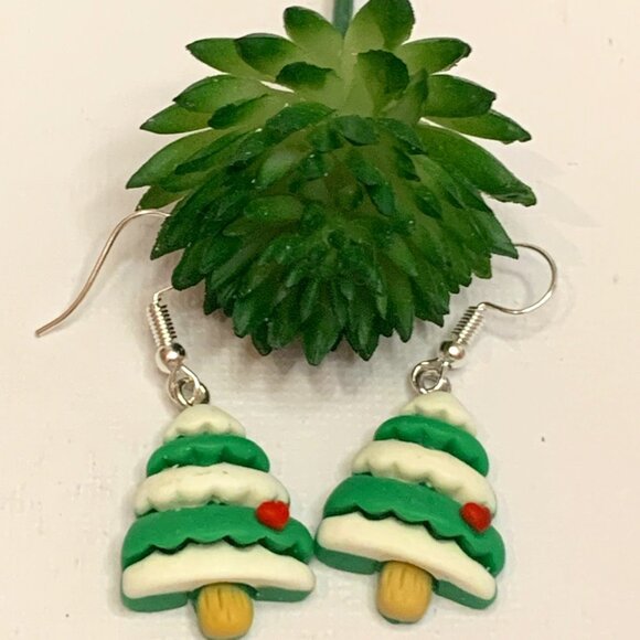 Christmas Earring, Christmas Tree Earring, Holiday Earring, Gift Idea, Tree - Picture 1 of 9